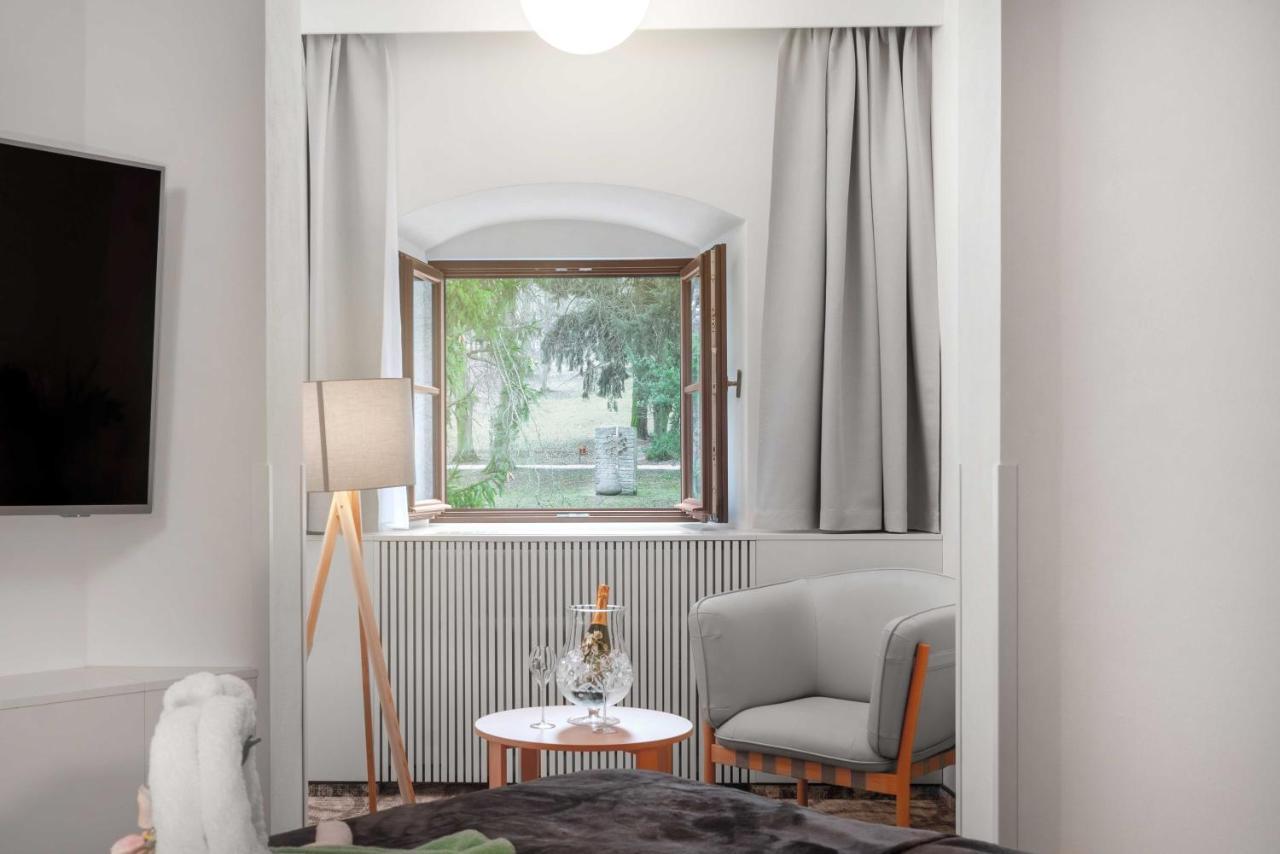 Zamek Trest Hotel ภายนอก รูปภาพ