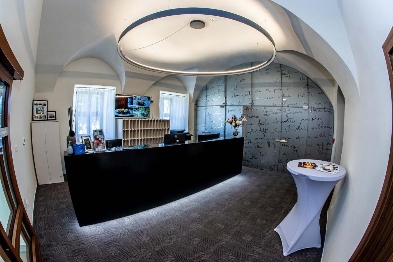 Zamek Trest Hotel ภายนอก รูปภาพ