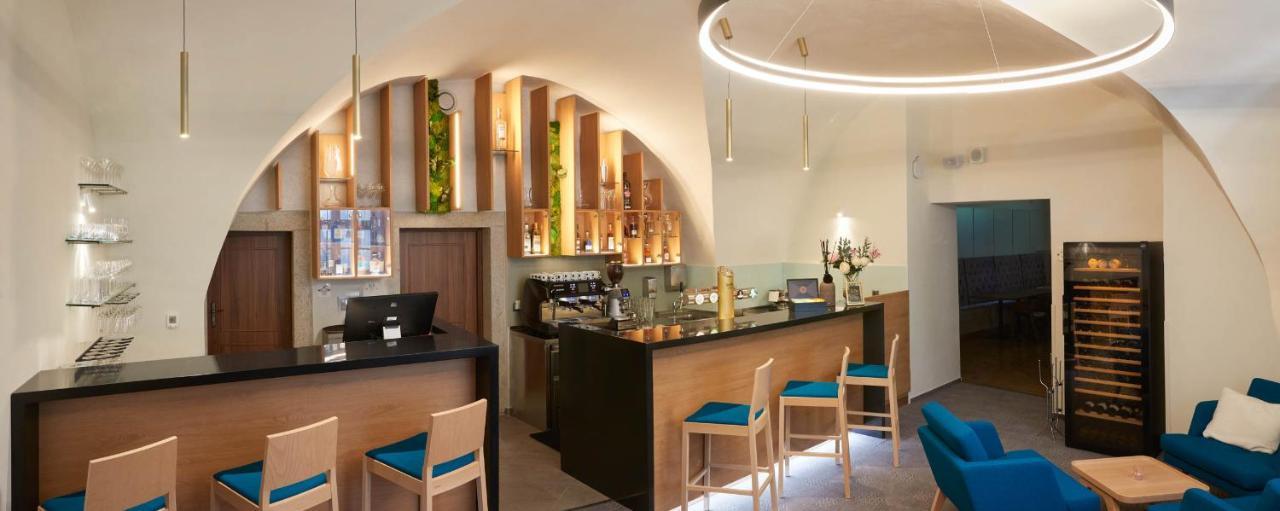 Zamek Trest Hotel ภายนอก รูปภาพ